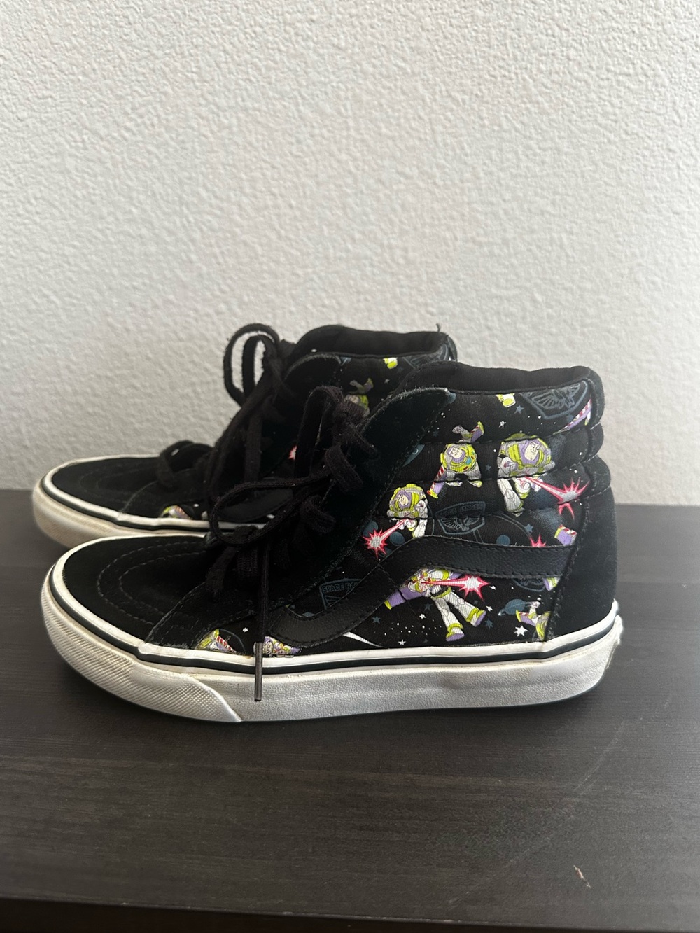 Vans x Disney •Pixar Toy Story High-Top Buzz Lightyear Sneakers.
M4/W5.5